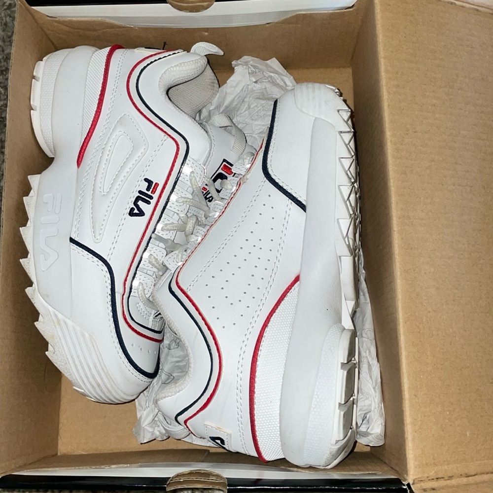 White filas